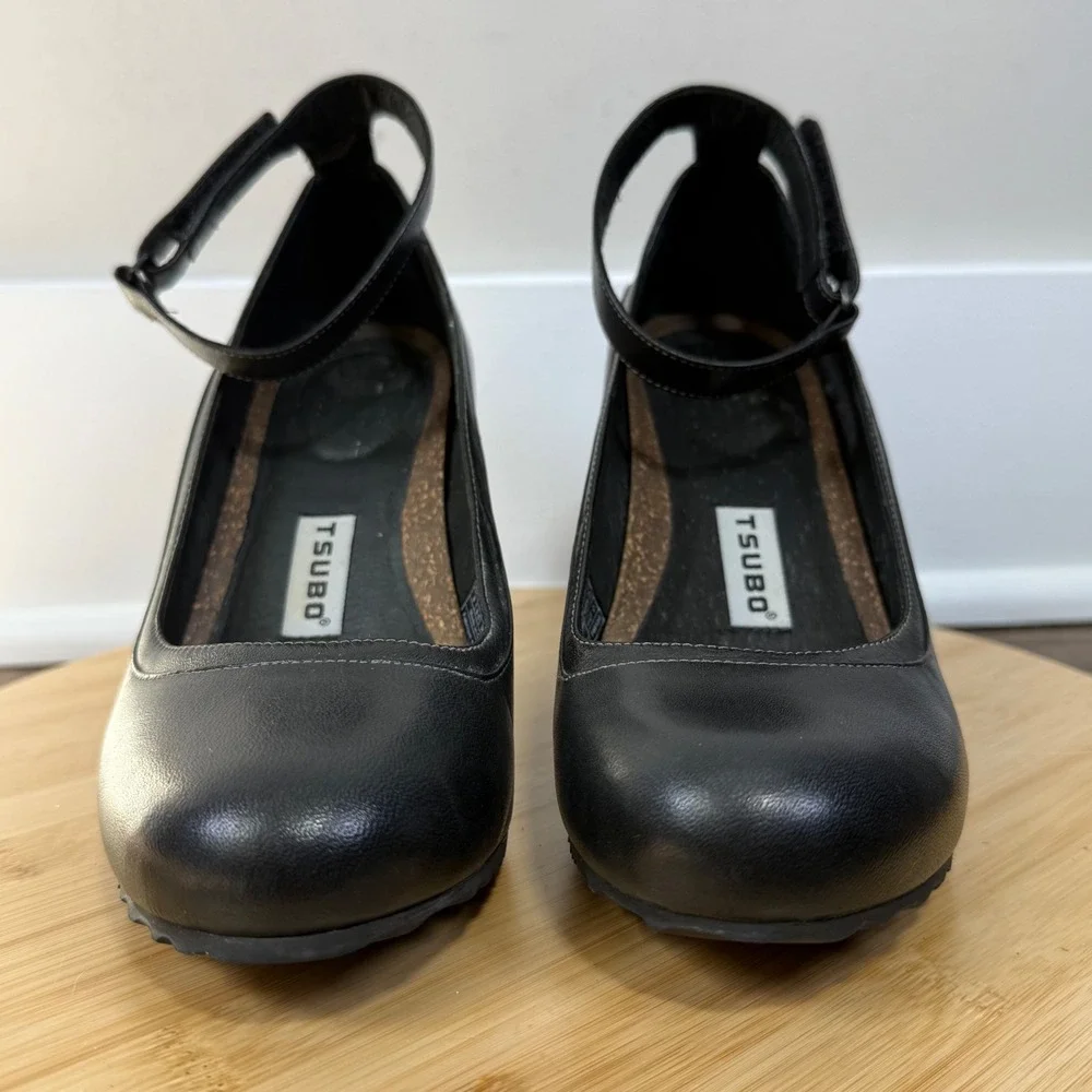 Tsubo Sculptural Wedge Pumps Womens 8 Black Leather Wood Heel Statement Shoe
